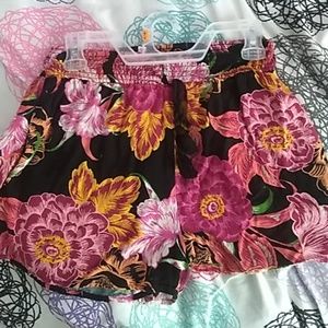 Highwaisted flowy floral shorts